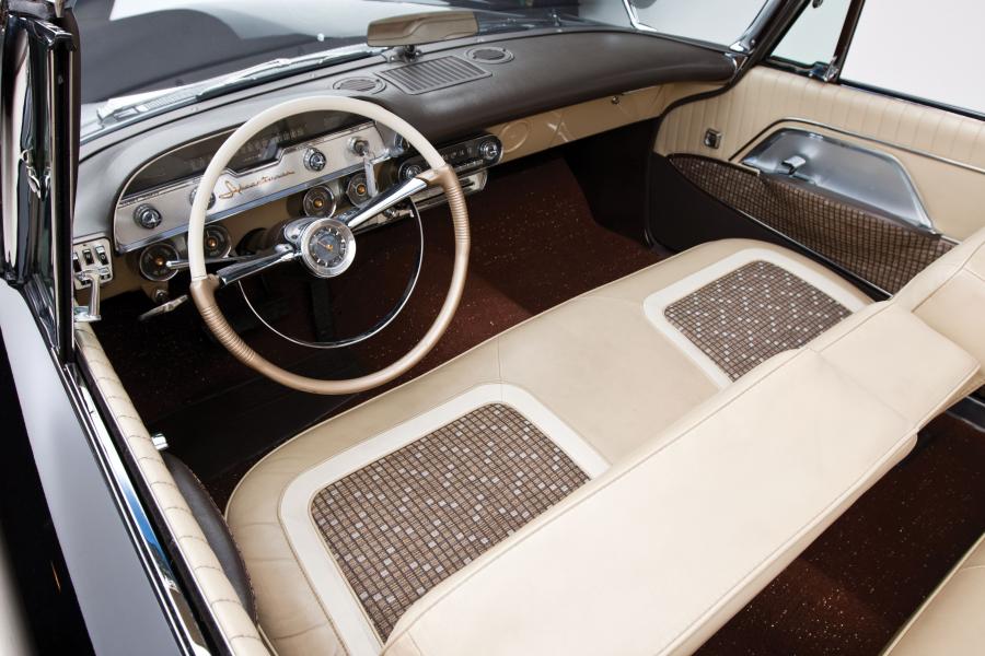 Интерьер Desoto Adventurer Convertible (S-26A) 1957 года  (фото 18 из 60)